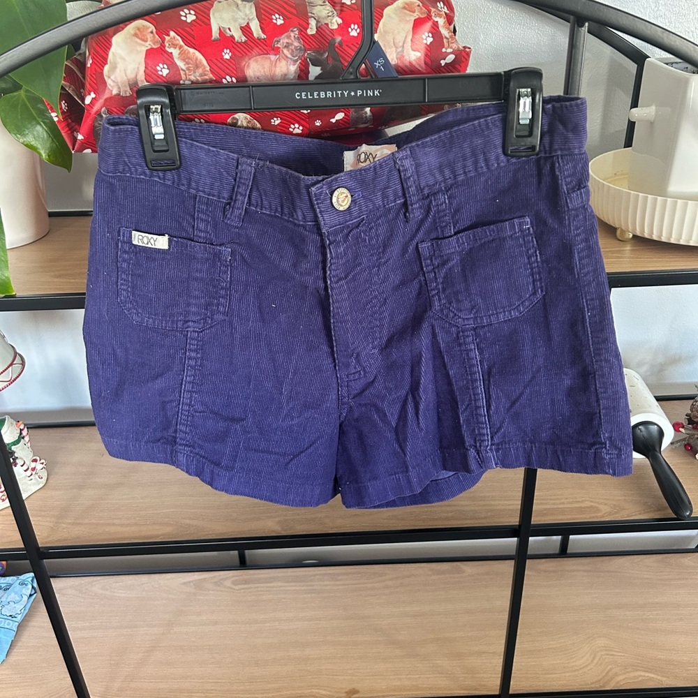 Vintage Roxy Women's Deep Purple Cargo Shorts